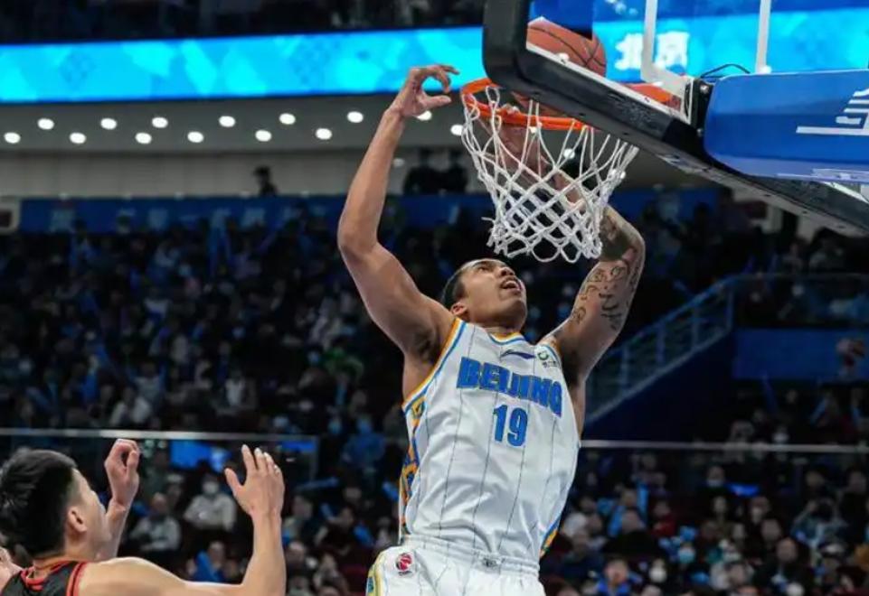 今晚全明星赛焦点战,北京首钢临场应变,气氛紧张,赛季目标并未改变的简单介绍 今晚全明星赛焦点战,北京首钢临场应变,气氛紧张,赛季目标并未改变的简单介绍