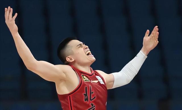 今晚全明星赛焦点战,北京首钢临场应变,气氛紧张,赛季目标并未改变的简单介绍 今晚全明星赛焦点战,北京首钢临场应变,气氛紧张,赛季目标并未改变的简单介绍